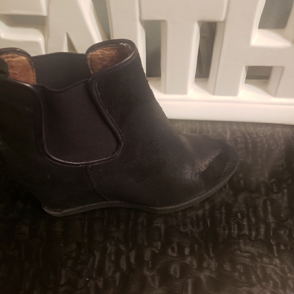 Black Boot